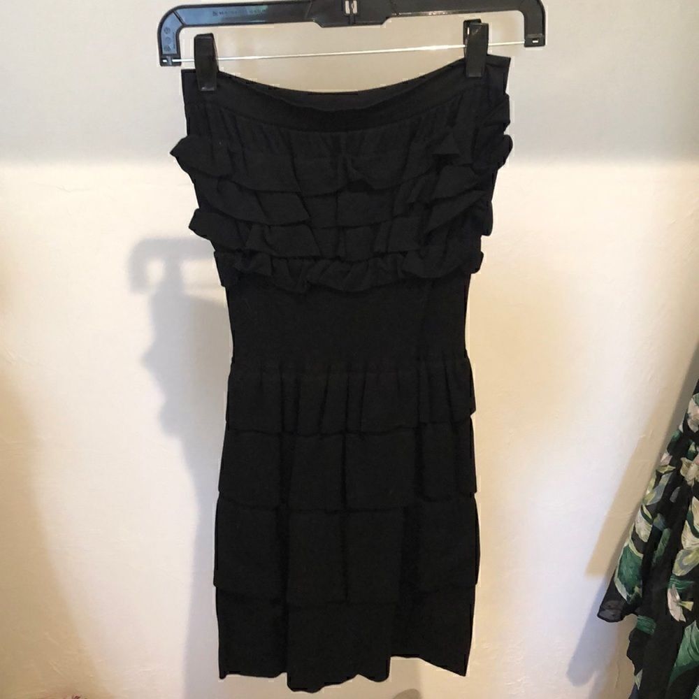 Stretchy ruffle strapless knit dress